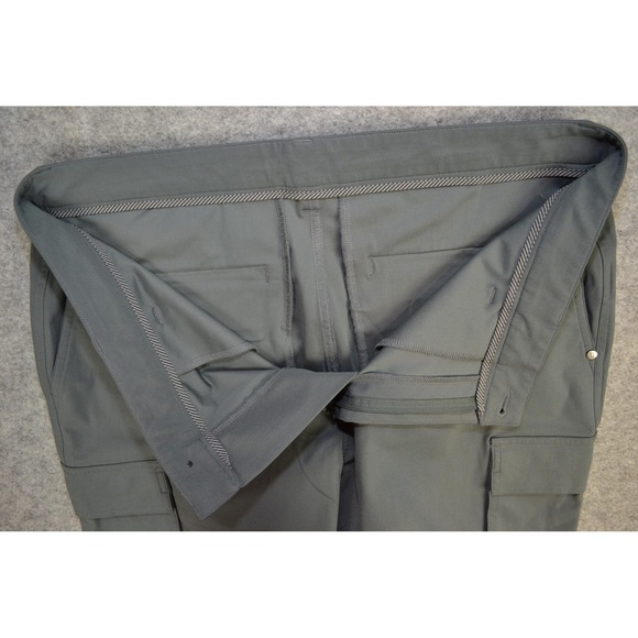 Vuori Pants Mens 36 Performance Cargo Jogger Athletic Outdoor Pockets - Picture 7 of 16